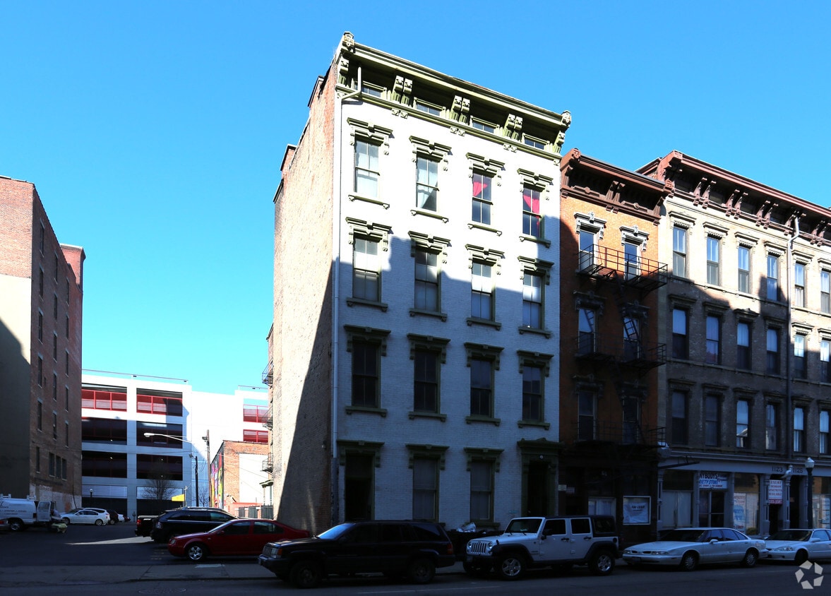 Primary Photo - 1119 Walnut St