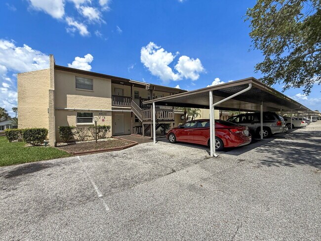 Foto del edificio - 4533 Marine Pkwy