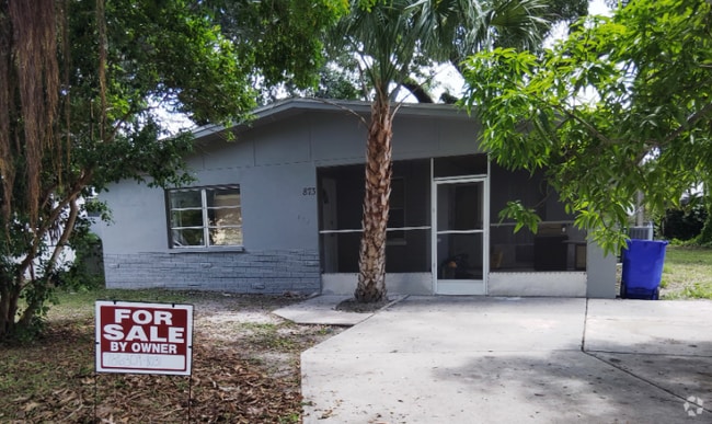 Building Photo - 873 Van Buren St