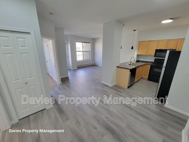 Photo du bâtiment - 4245-4139 139 Ave NW