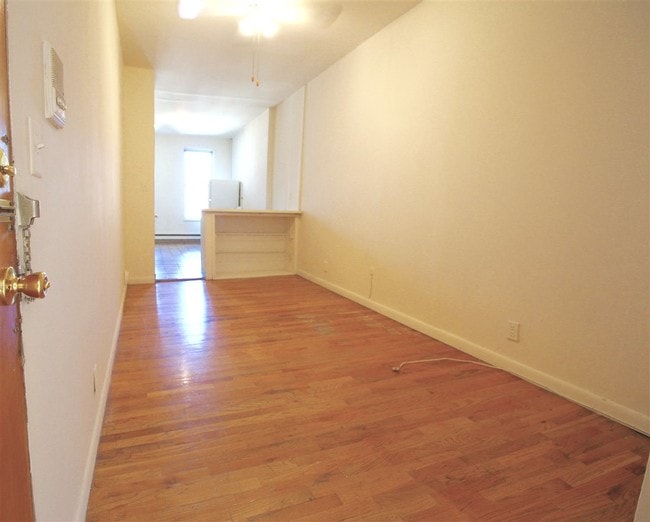 Building Photo - 510 Adams St