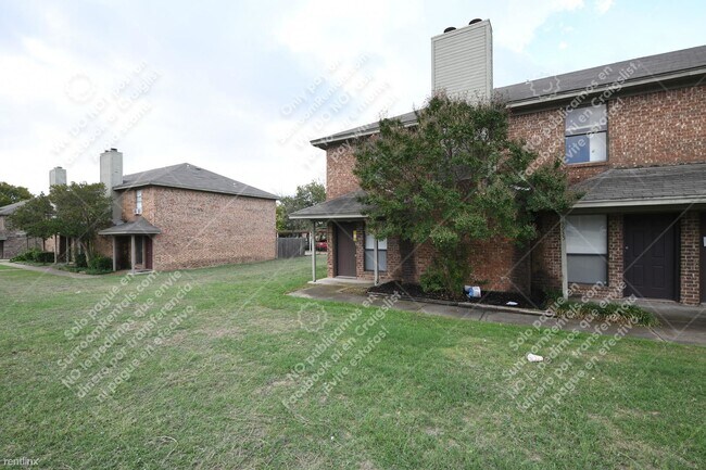 Building Photo - 2 br, 1.5 bath Townhome - 5933 Shadydell Dr