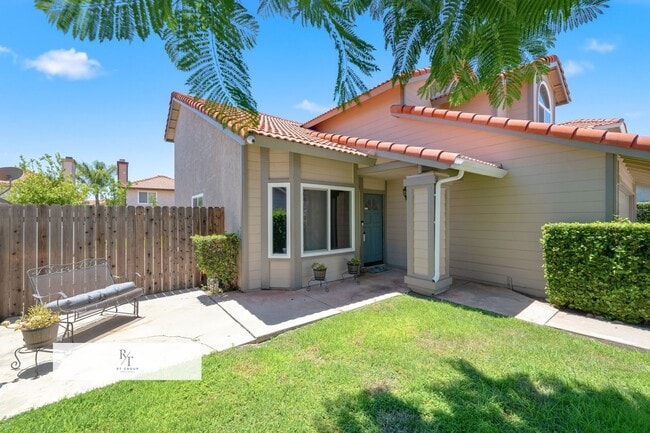 Building Photo - 3 Bedrooms | 2.5 Bathrooms | Loft | 2-Car Garage