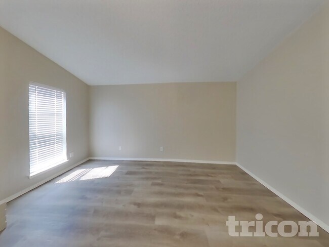 Foto del edificio - 725 Villa Ridge Dr