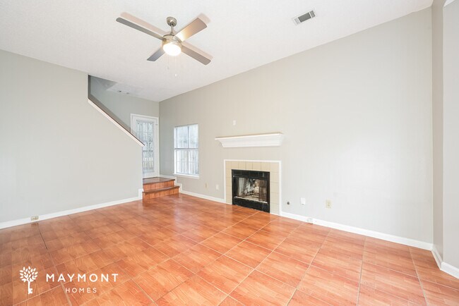 Foto del edificio - 4899 Hairston Pl