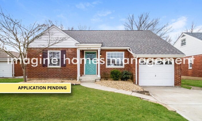 Foto principal - Cozy 3 Bedroom, 1.5 bath Brick Cape Cod in...