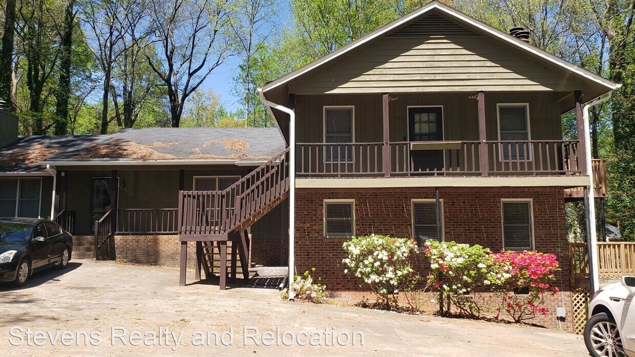 2 br, 1.5 bath House 109 Greengate Court House Rental in Cary, NC