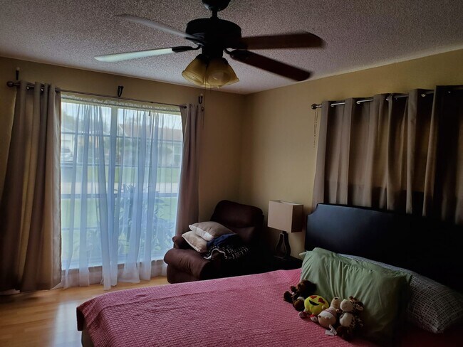 Foto del edificio - 9820 NW 24th St