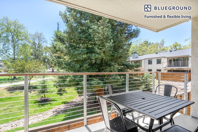 Foto del edificio - 350 Sharon Park Dr