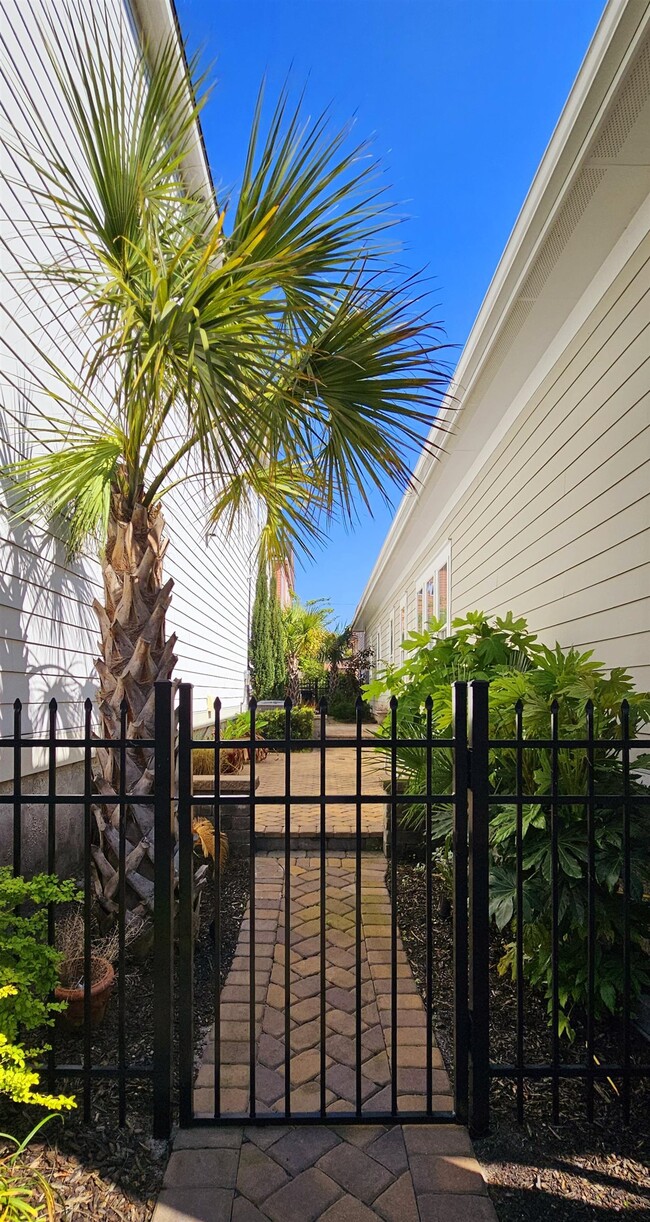 Building Photo - 7710 Monarch Dr