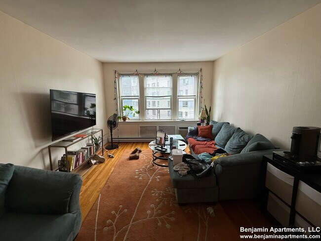 Building Photo - 33 Lancaster Terrace