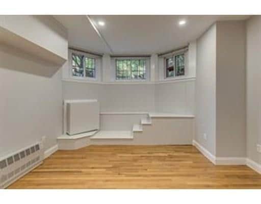 Building Photo - 400 Marlborough St