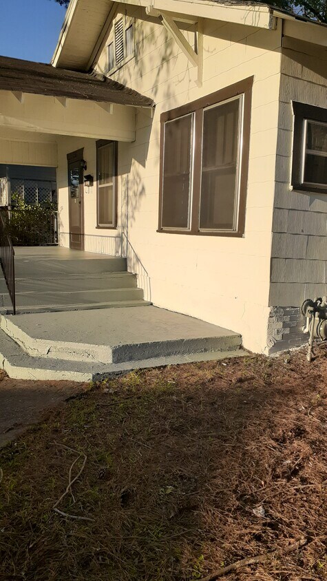 Foto principal - 1237 Elm Ave