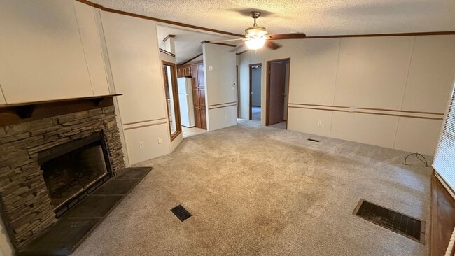 Building Photo - 121 Rainwood Dr