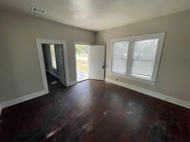 Foto del edificio - 724 Orange Ave