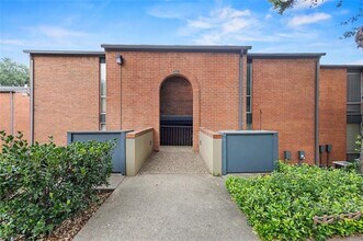 Building Photo - 526 E Avenue J