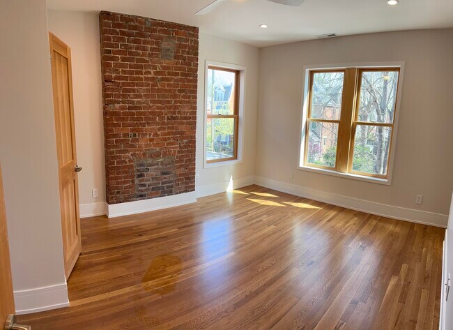 Foto del edificio - 1638 Pullan Ave