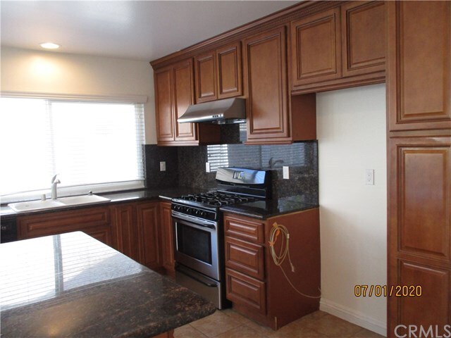 Foto del edificio - 17702 Kensington Ave