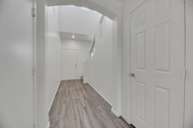 Building Photo - Rehabbed 3 Bedroom Rhodes Ranch Beauty!