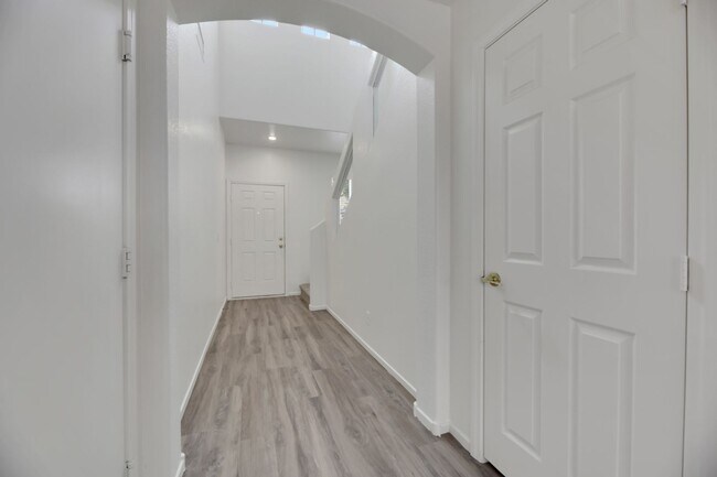 Foto del edificio - Rehabbed 3 Bedroom Rhodes Ranch Beauty!