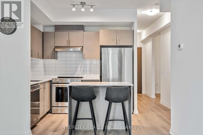 Building Photo - 9000 Jane St