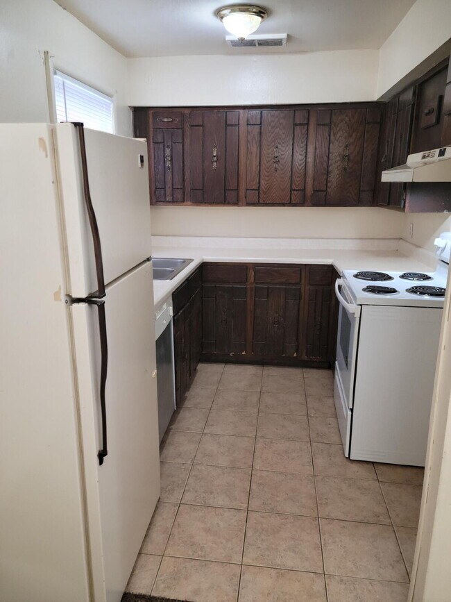 Foto del edificio - "Charming 2-Bedroom Oasis with Modern Comforts in Jonesboro!"