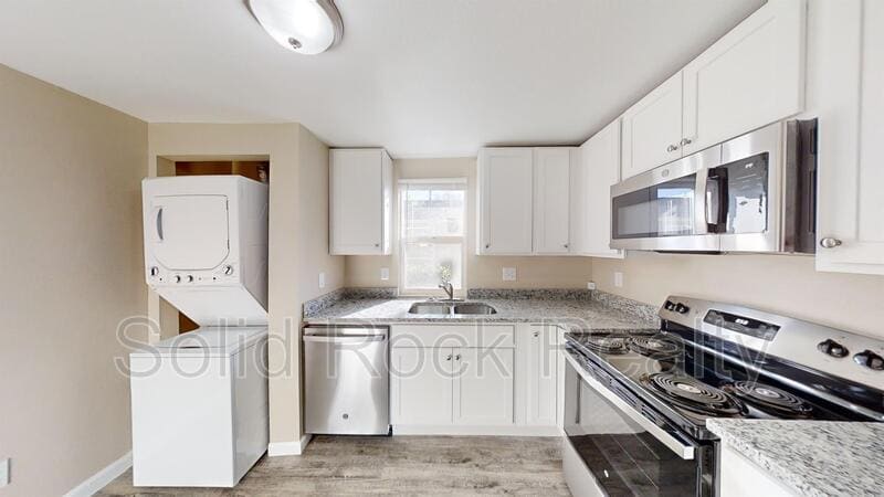 Foto principal - 2405 E St Vrain St