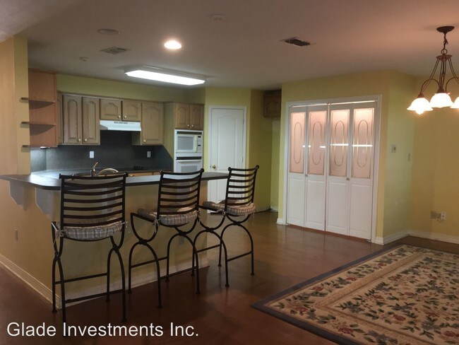 Building Photo - 3 br, 2 bath House - 1809 E. Lake Dr