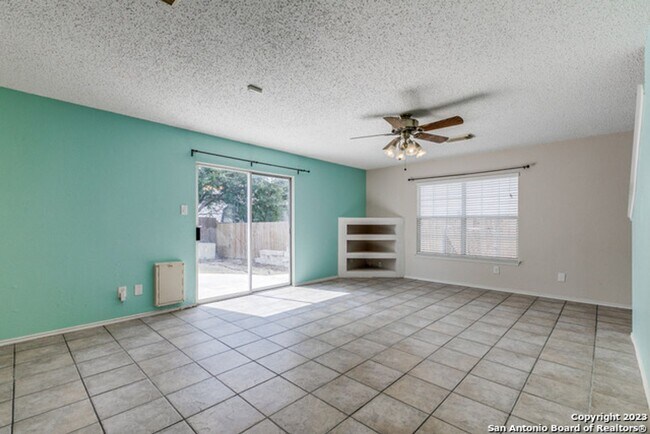 Foto del edificio - 4 Bedroom/2.5 Bath Autumn Run Subdivision