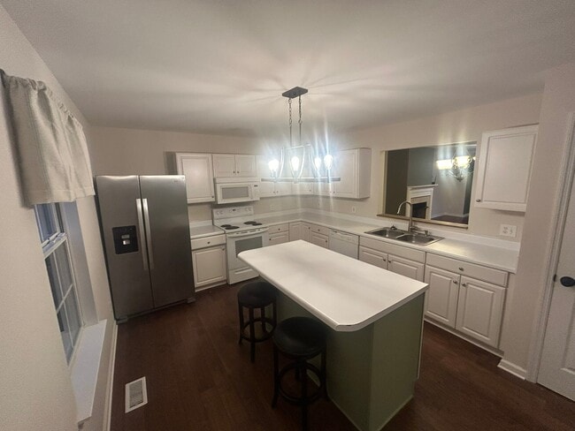 Building Photo - 510 Huntington Ridge Dr