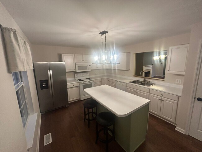 Foto del edificio - 510 Huntington Ridge Dr