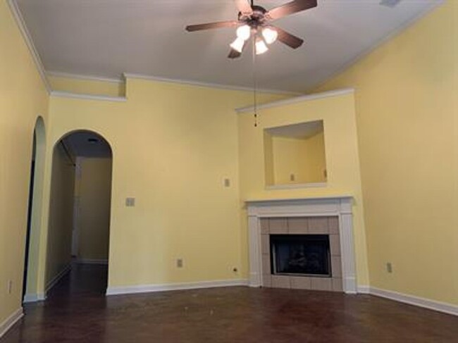 Foto del edificio - Charming 3-Bedroom Home in Collierville-Co...