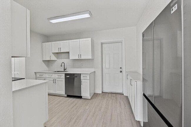 Foto del edificio - 317 SW 19th St