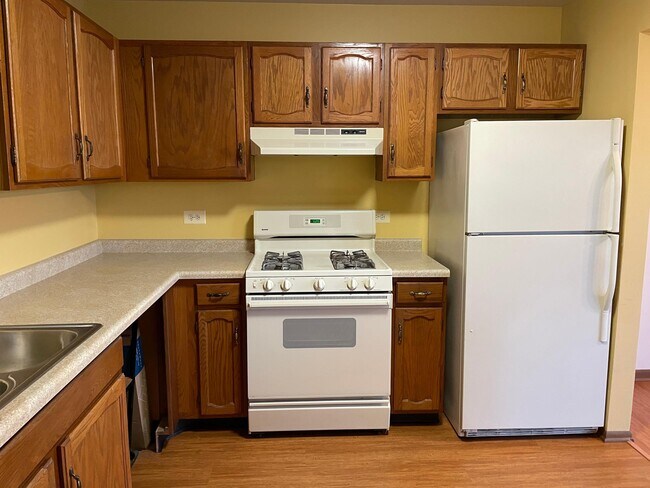 Foto del edificio - 876 Cross Creek Dr N