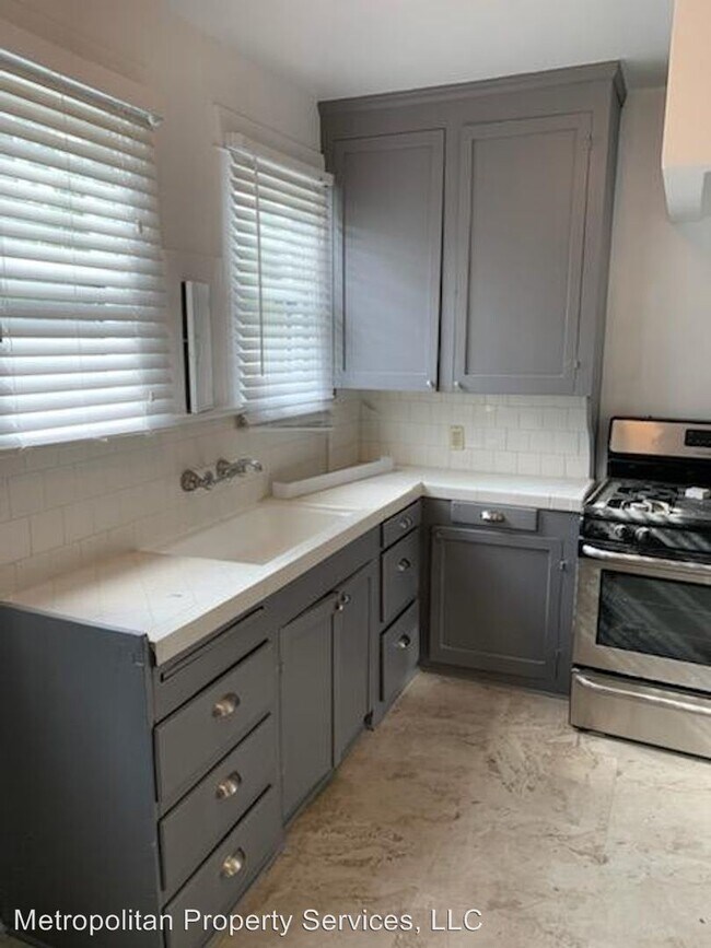 Foto del edificio - 1628 1/2-1628 1/2 N Vista St