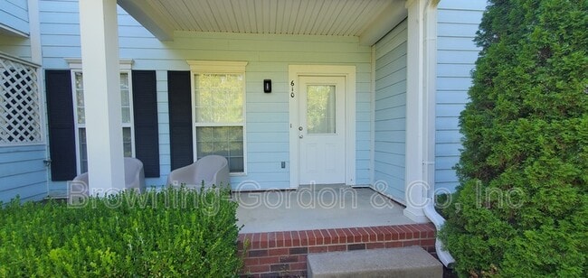Building Photo - 610 St Jules Ln