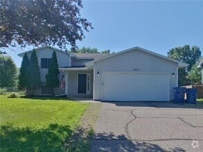 Building Photo - 1407 Primrose Ln