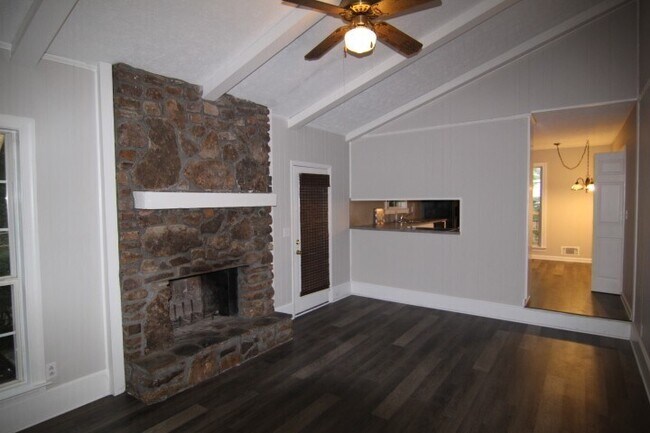 Building Photo - 3765 Manor House Dr