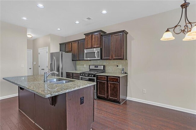Foto del edificio - 568 Garden View Ct