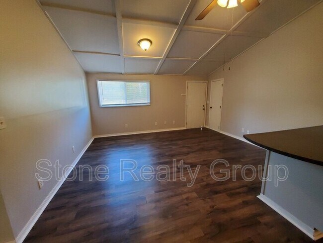 Foto del edificio - 3935 E Hollywood Ave