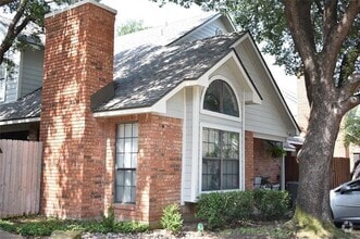 Building Photo - 449 Harris St