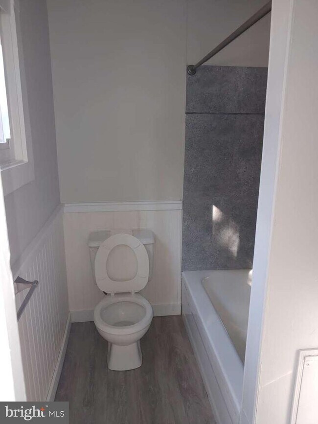 Building Photo - 73 E Branch Ave