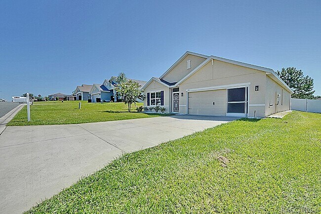 Foto del edificio - 320 W Runyon Loop