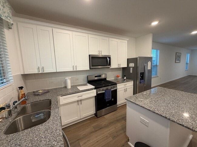 Foto del edificio - 14731 Maple Pond Pl