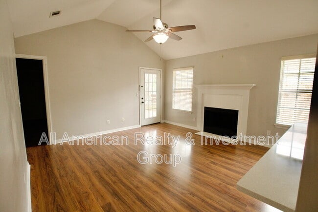 Building Photo - 1911 Summer Hills Ln