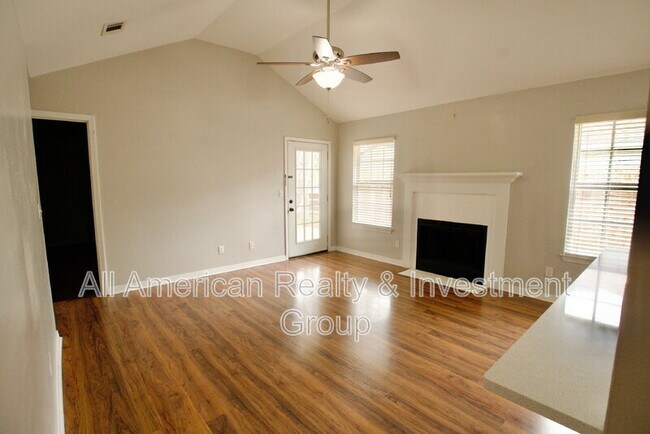 Foto del edificio - 1911 Summer Hills Ln