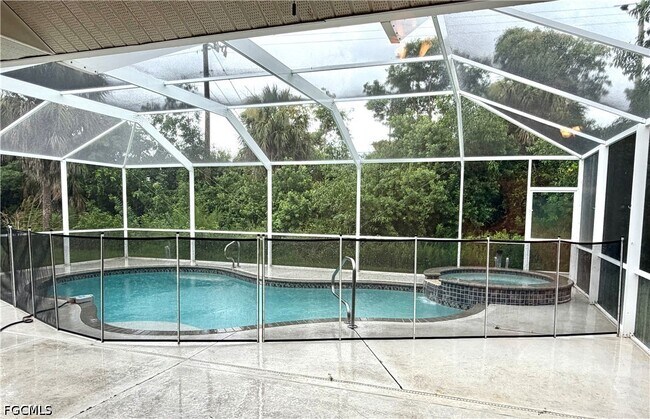 Foto del edificio - 1466 Argyle Dr