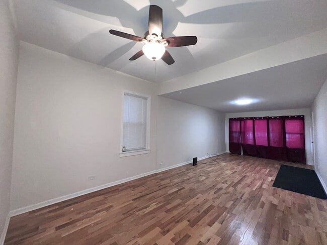 Foto del edificio - 8919 S Muskegon Ave