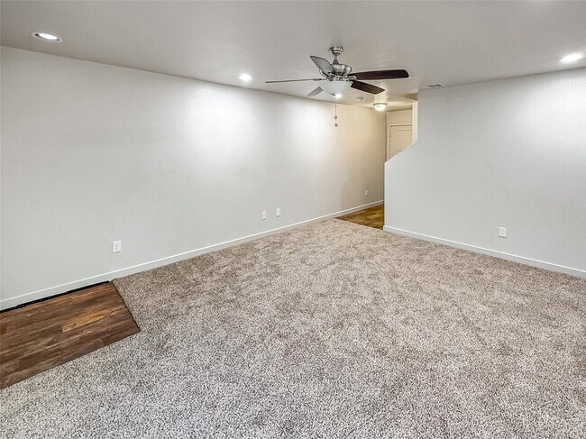 Building Photo - 10535 Mills Rd