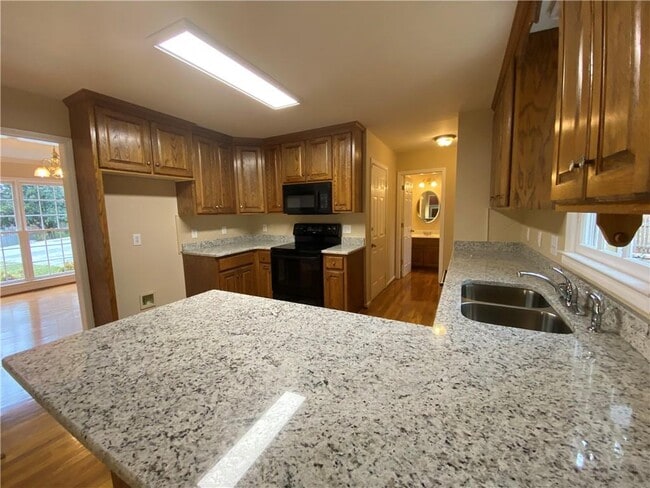 Building Photo - 612 Braidwood Dr NW